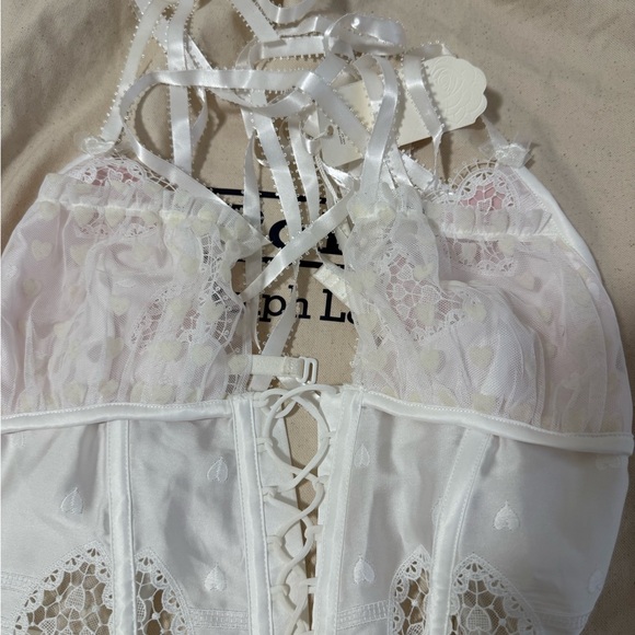 FOR LOVE & LEMONS
Heart Window Underwire Bustier - Picture 5 of 6